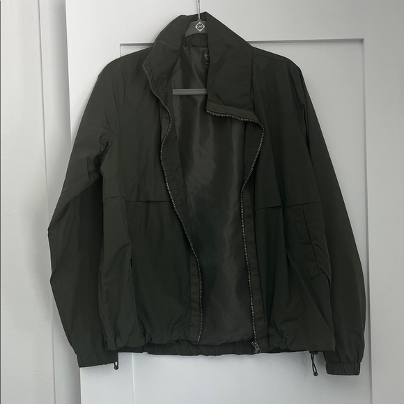 Athletic Works Women’s Olive Windbreaker - Picture 1 of 7